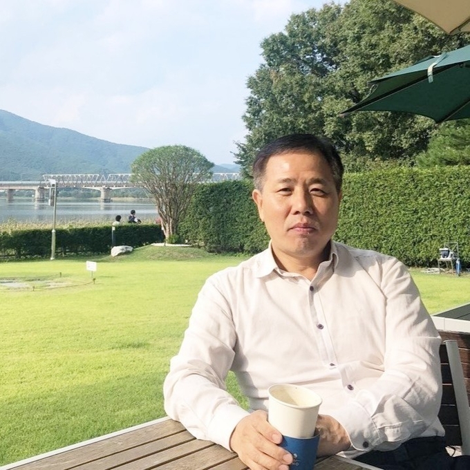  김현욱 정치학박사