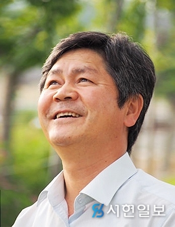 박공영박사 (010-9400-1230)<br>
- 경희대 대학원 이학(농업)박사<br>
- 한국도시농업연구회장<br>
- 한국신지식농업인중앙회 부회장<br>
- 주식회사 우리씨드 회장