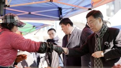 신상진 성남시장, 설 맞아 전통시장·골목형상점가 방문