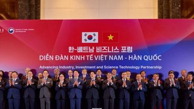 이 대통령 "한-베 '3대 교역국'…미래 첨단산업 씨앗 함께 뿌려야"