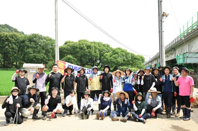 의원‧직원 30여 명, 소정면 일원 피해 지역 찾아 현장 복구 지원